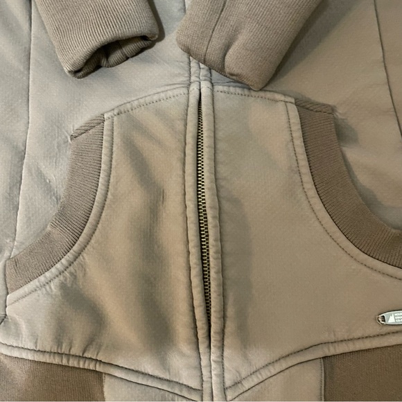 Mountain Equipment Co-op Water Resistant Jacket in XS - Picture 10 of 13